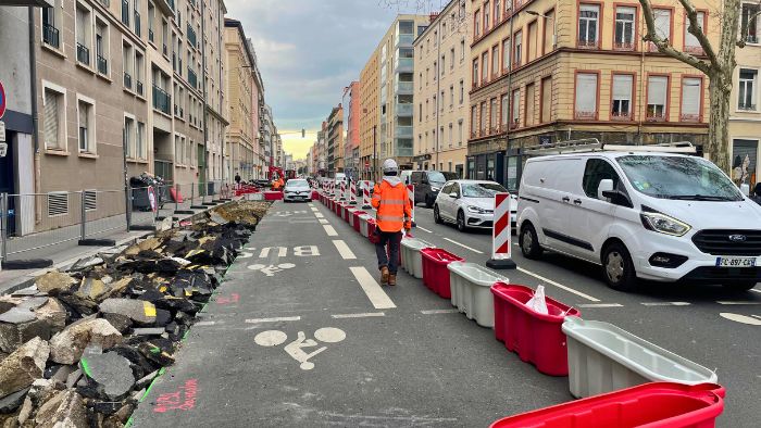 Travaux de voirie avec signalisation