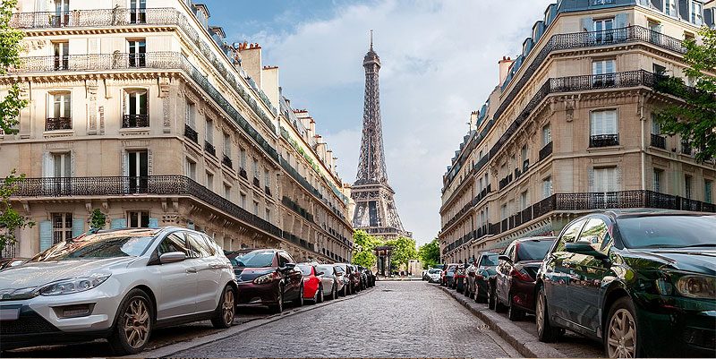 Quand installer les panneaux avant un déménagement ? Le guide complet